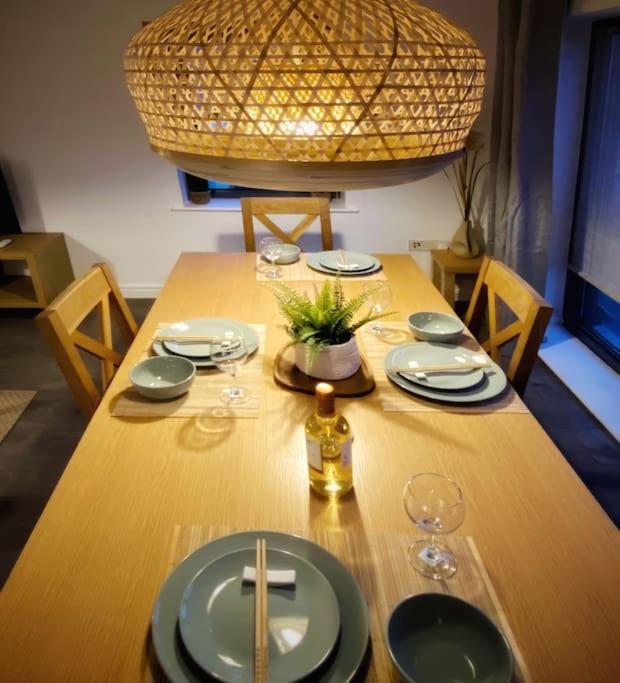 Japanese Style Muji Two-Bedroom Apt Swansea Exterior foto